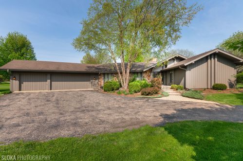 7308 Fairway Dr, Bull Valley, IL 60014-6608