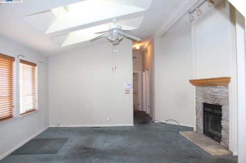28138 Murcia St, Hayward, CA 94544-6249