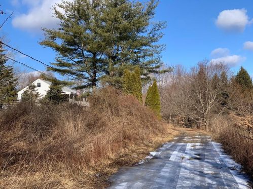 95 Anderson Rd, Morris, CT 06763-1819