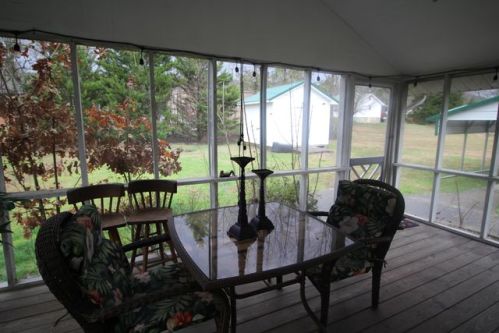 165 Poplar St, Trenton, GA 30752-2401