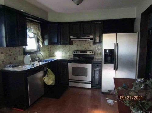 20 Stonehollow Rd, Waterbury, CT 06704-1151