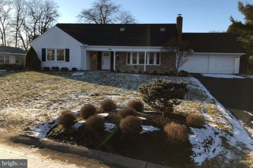 30 Tremont Ln, Willingboro, NJ 08046-3618