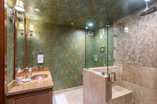 4550 Kahala Ave, Honolulu HI  96816-4924 exterior