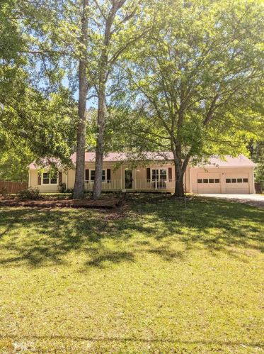 95 Peachtree Ct, Newnan, GA 30265-3802