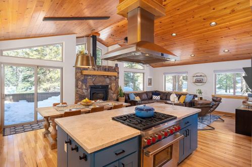 12755 Rainbow Dr, Truckee CA  96161-2645 exterior