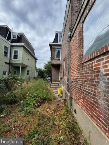 129 63rd St, Philadelphia PA 19142-2303 exterior