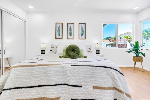 6847 Niumalu Loop, Honolulu HI  96825-1642 exterior