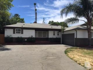 19138 Cantara St, Los Angeles, CA 91335-1112