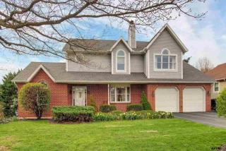 202 Knob Creek Ln, York, PA 17402-9527