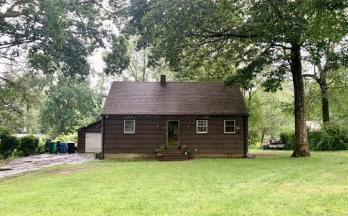 64 Fern Dr, Colchester, CT 06415-1439