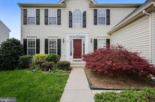 39 Houser Dr, Lovettsville, VA 20180-8631