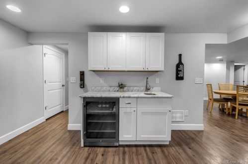 8238 Jasmine Ct, Englewood CO 80112-1033 exterior