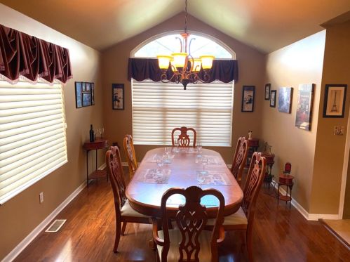 435 Deerpath Ct, Hobart IN 46342-5743 exterior