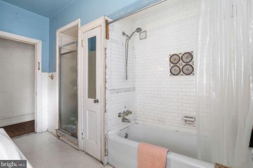 4541 Larchwood Ave, Philadelphia PA 19143-1913 exterior