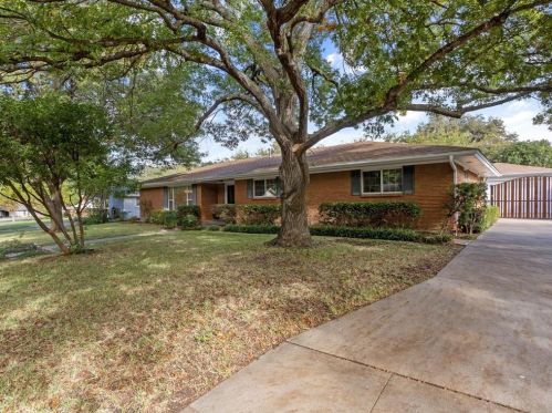 4344 Selkirk Dr, Fort Worth TX  76109-5043 exterior