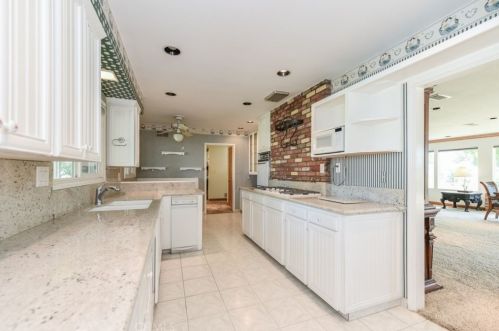 5596 Jurupa Ave, Riverside, CA 92504-1252