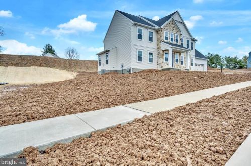 5343 Wilshire Rd, Harrisburg, PA 17112-3422