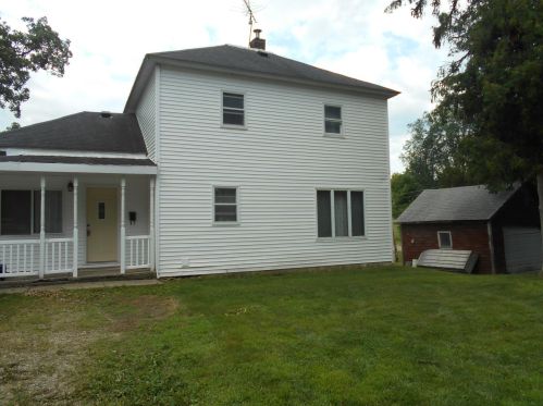 421 Hoosac St, Waterville, MN 56096-1528