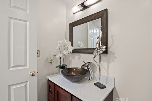 1430 Greenbriar Rd, Glendale CA  91207-1053 exterior