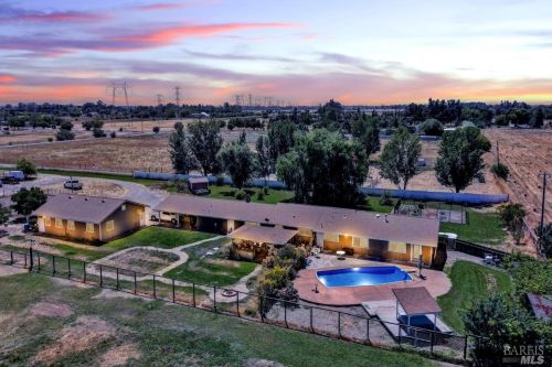 5115 Griffin Rd, Vacaville, CA 95688-9608