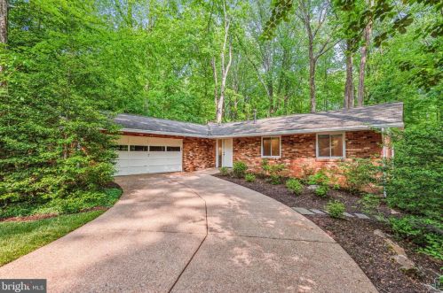 2507 Pegasus Ln, Herndon, VA 20191-4226