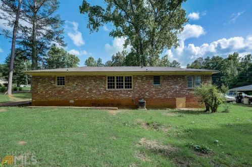 59 Lake Shore Dr, Newnan, GA 30263-5590