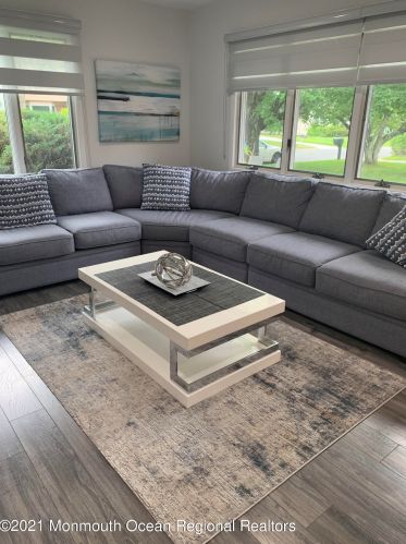 28 Dwight Dr, Tinton Falls NJ  07712-3655 exterior