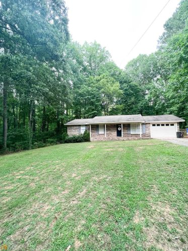 228 Lakeview Dr, Lagrange, GA 30240-3808