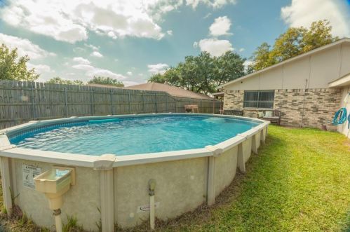 6326 Mc Cartney Ln, Garland TX 75043-5934 exterior