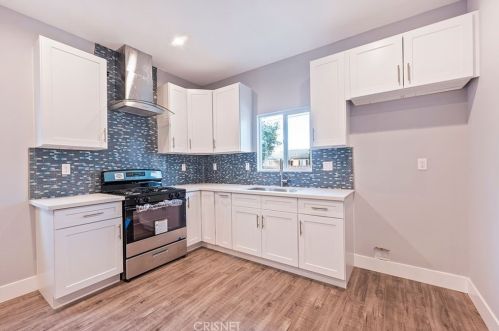 7960 Amestoy Ave, Van Nuys CA  91406-1603 exterior
