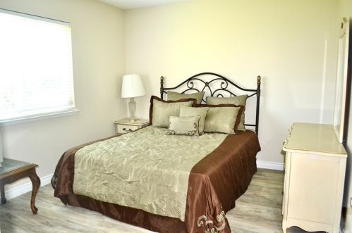 1808 Holbrook St, Anaheim CA  92807-1014 exterior