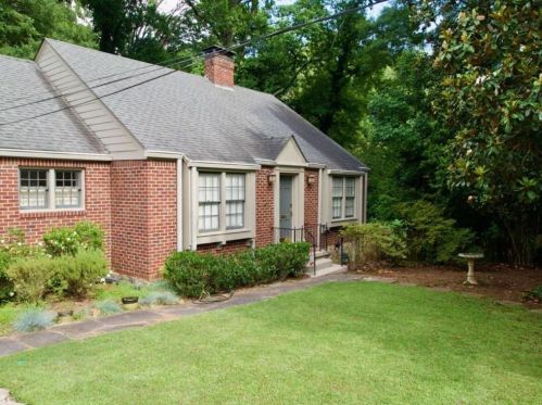 2732 Kimmeridge Dr, Atlanta, GA 30344-6806