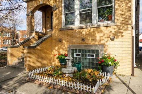 5152 Belden St, Chicago, IL 60639-3190