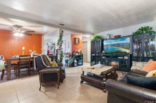 3564 Valley Way, Riverside CA  92509-1450 exterior