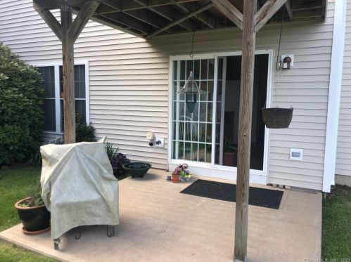 15 Freedom Way, Niantic CT  06357-1044 exterior