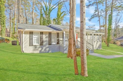 3048 Glendale Ct, Atlanta GA  30344-3928 exterior