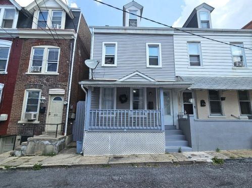 219 Fountain St, Allentown, PA 18102-3918
