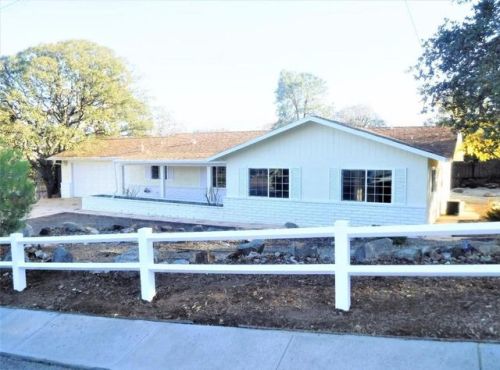 21504 Indian Wells Dr, Tehachapi, CA 93561-8029
