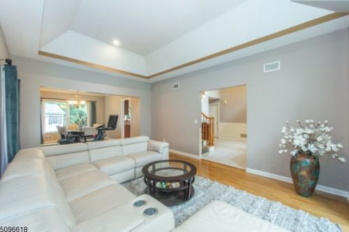 30 Marjaleen Dr, Dover NJ  07869-3496 exterior