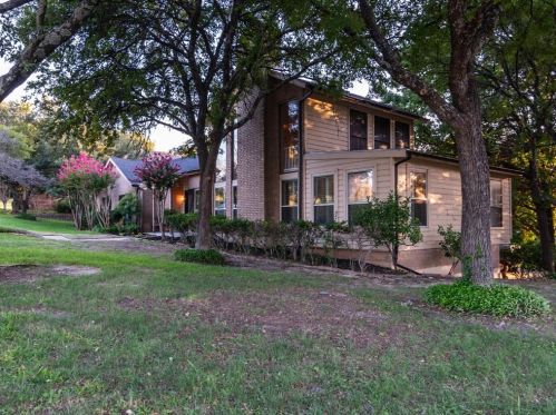 2 Bright Meadows Rd, Rockwall, TX 75032-7601