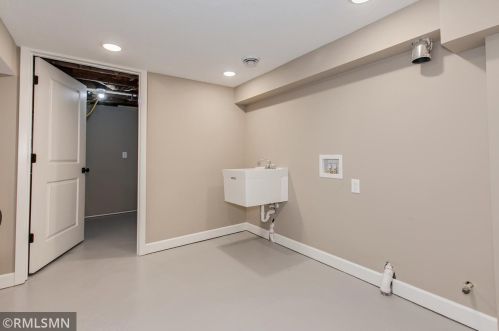 4893 121st St, Saint Paul MN  55110-5902 exterior