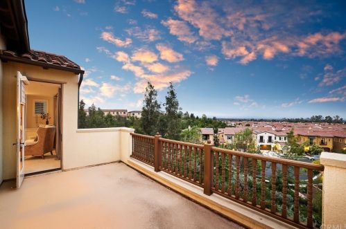 130 Long Fence, Irvine CA  92602-1807 exterior