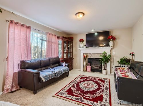 19277 39th Ave, Denver CO  80249-7343 exterior