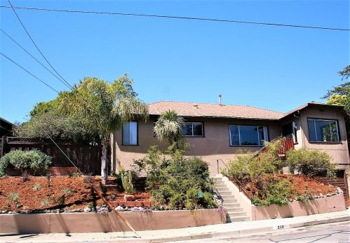 220 Clark St, Crockett, CA 94525-1518
