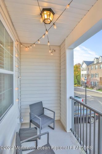 2 River St, Tinton Falls NJ 07701-1324 exterior