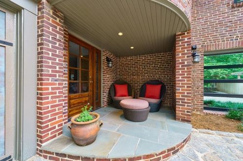 2858 Hl Dr, Atlanta GA  30305-3422 exterior