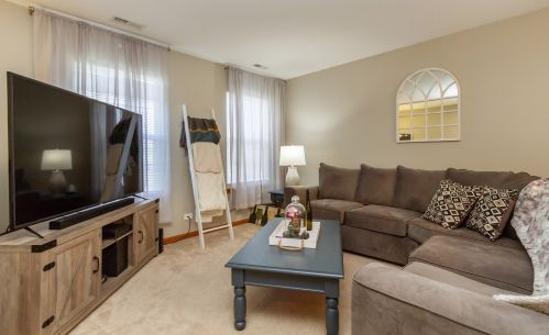 1306 Shamrock Ln, Pingree Grove IL  60140-9119 exterior