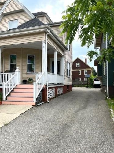 10 Lillian Ave, Providence, RI 02905-1953