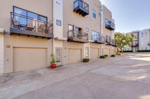 6000 Congress Ave, Austin TX  78745-4118 exterior