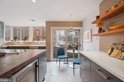 2050 Lombard St, Philadelphia PA  19146-1315 exterior